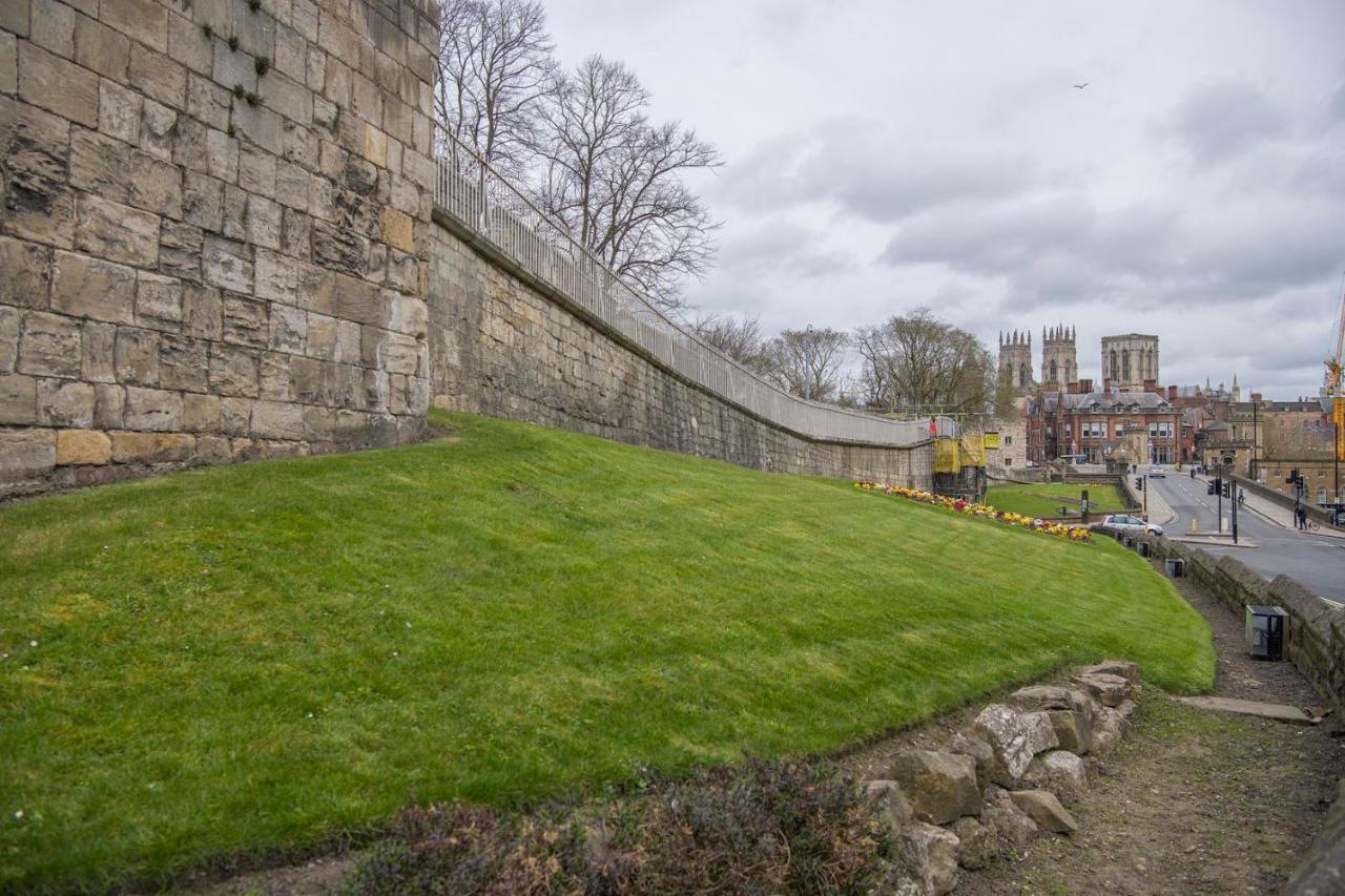 St Helen'S House With Minster Views Appartement York Buitenkant foto